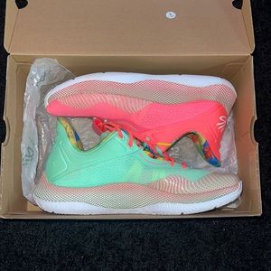 Curry Hovr 2 Sour Patch.Worn once, love them but thought I would enjoy them more